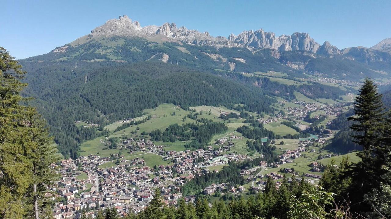 Appartamenti Dolomiti Moena Luaran gambar